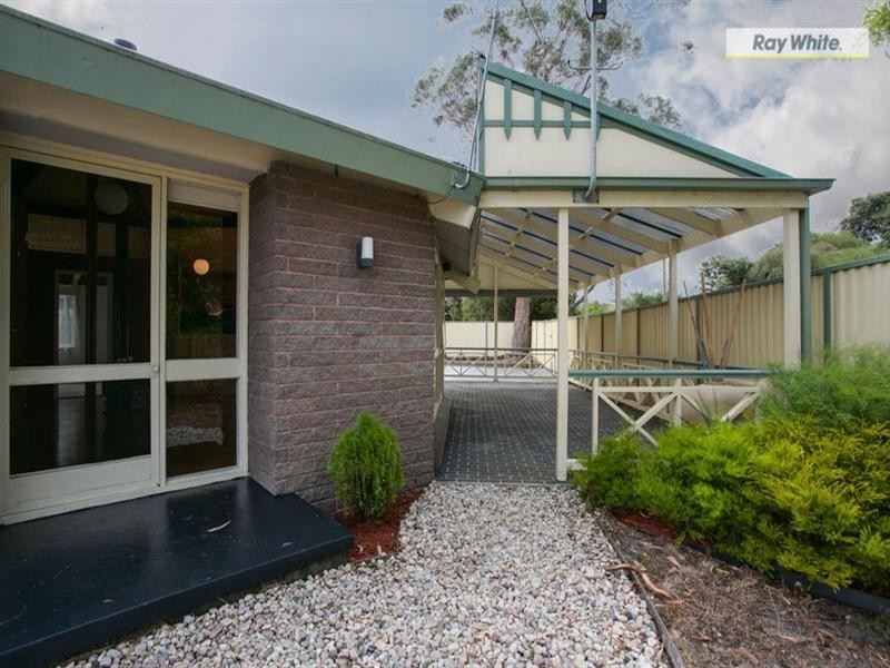 16 Hakea Avenue, Rosebud West VIC 3940