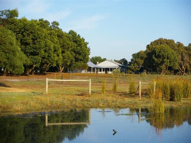 700 Coast Road, French Island VIC 3921