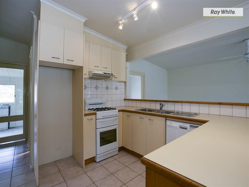 169 Ninth Avenue, Rosebud VIC 3939