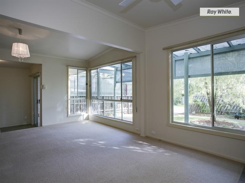 169 Ninth Avenue, Rosebud VIC 3939