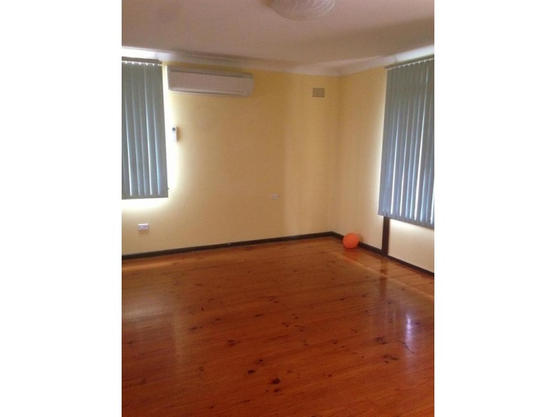 14 Van Dieman Crescent, Fairfield West NSW 2165