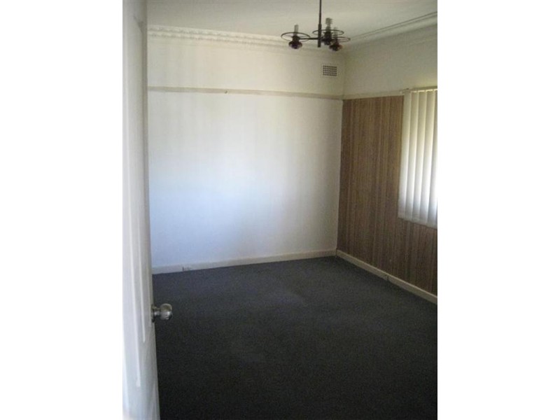 80 Cambridge Street, Canley Heights NSW 2166