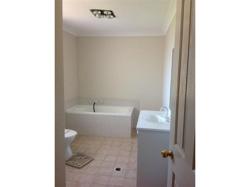 12 Spagnolo Place, Prestons NSW 2170