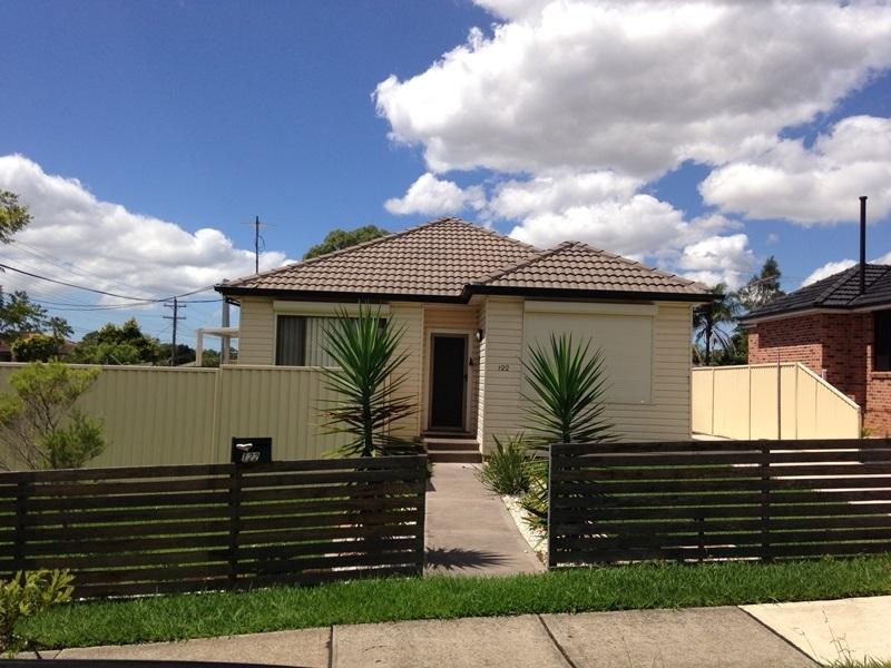 122 Jersey Road, Merrylands NSW 2160