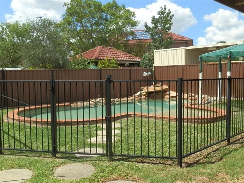 Edensor Park NSW 2176