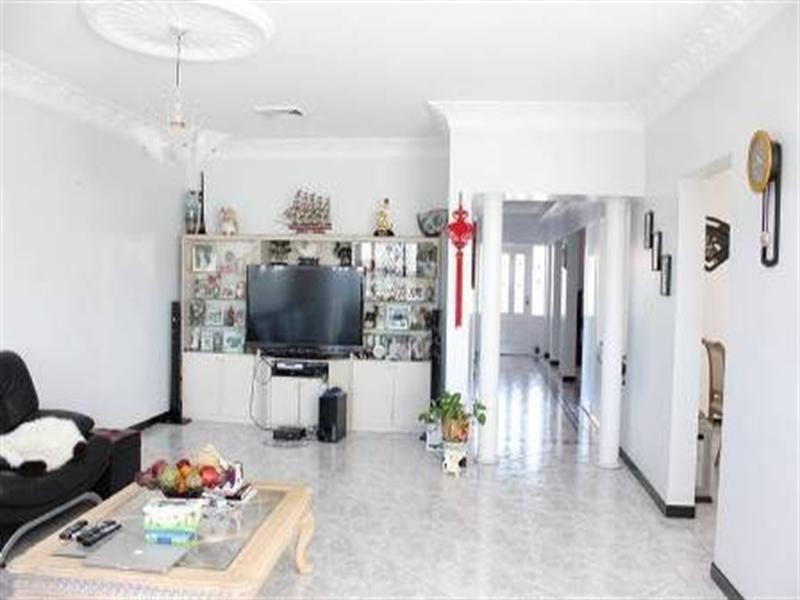 9 Santangelo Crescent, Edensor Park NSW 2176