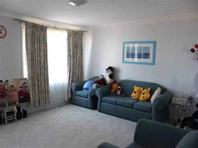 9 Santangelo Crescent, Edensor Park NSW 2176