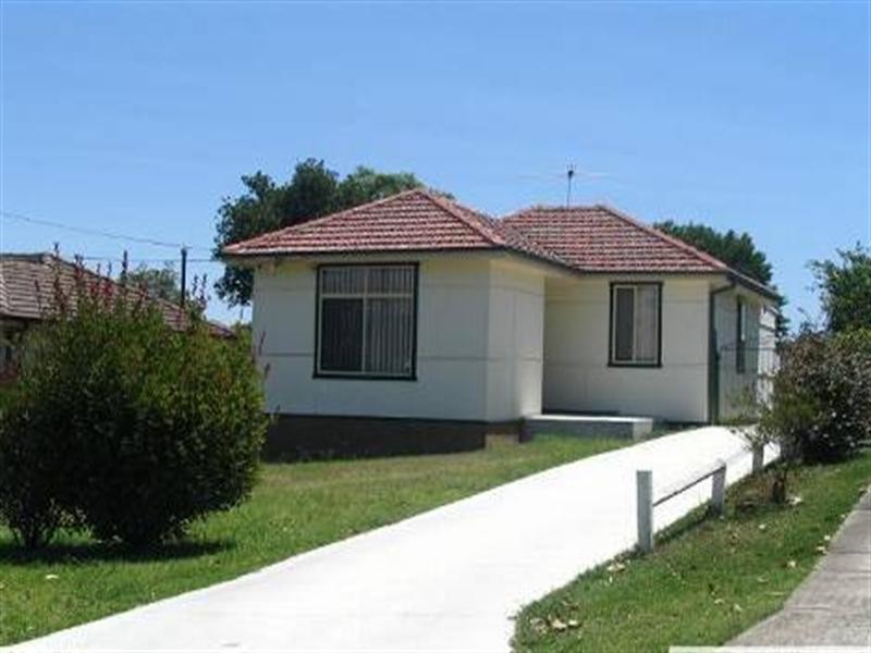 39 Neerini Avenue, Smithfield NSW 2164