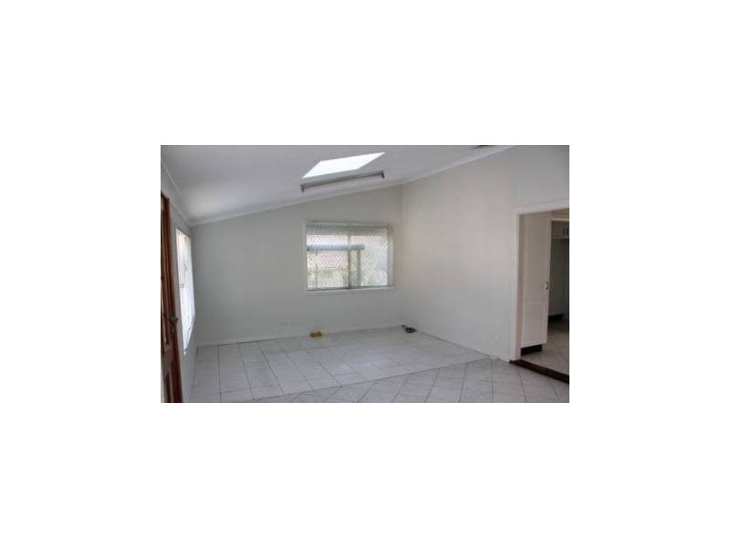 12 Gordon Street, Carramar NSW 2163