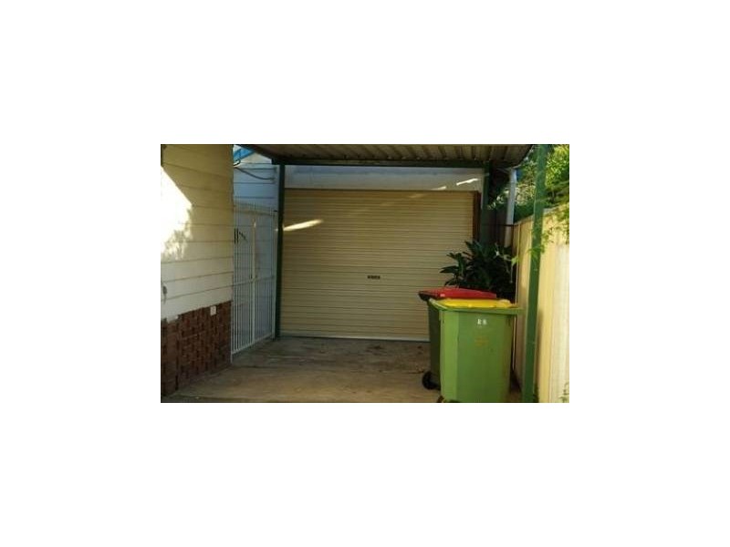 12 Gordon Street, Carramar NSW 2163