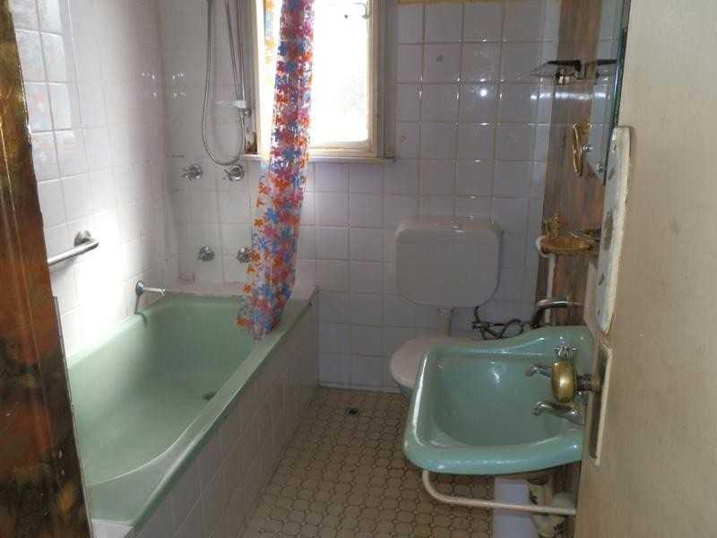 9 Barnet Place, Cabramatta West NSW 2166