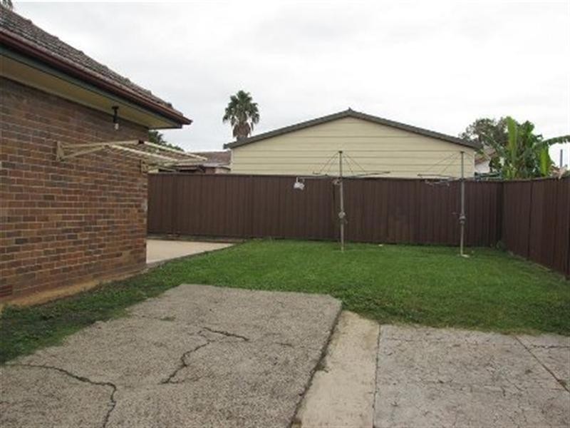 1/27 Kamira Avenue, Villawood NSW 2163