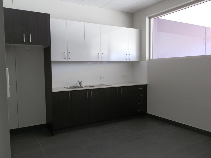 4 Nursery Road, Campbelltown NSW 2560