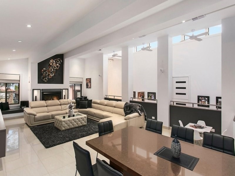 21 Hollydene Crescent, Edensor Park NSW 2176