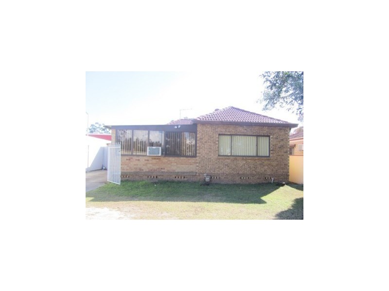 520 Smithfield Road, Prairiewood NSW 2176