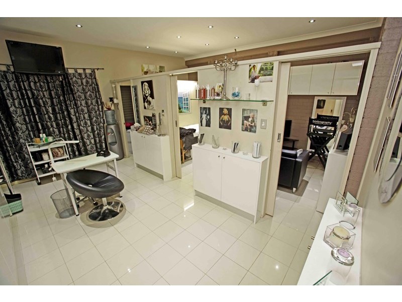 28 Tudor Crescent, Cecil Hills NSW 2171