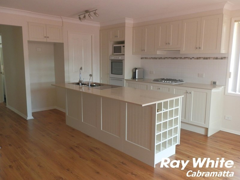 20 Kinchega Court, Wattle Grove NSW 2173