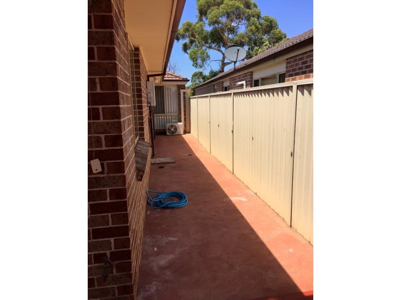 20 Kinchega Court, Wattle Grove NSW 2173