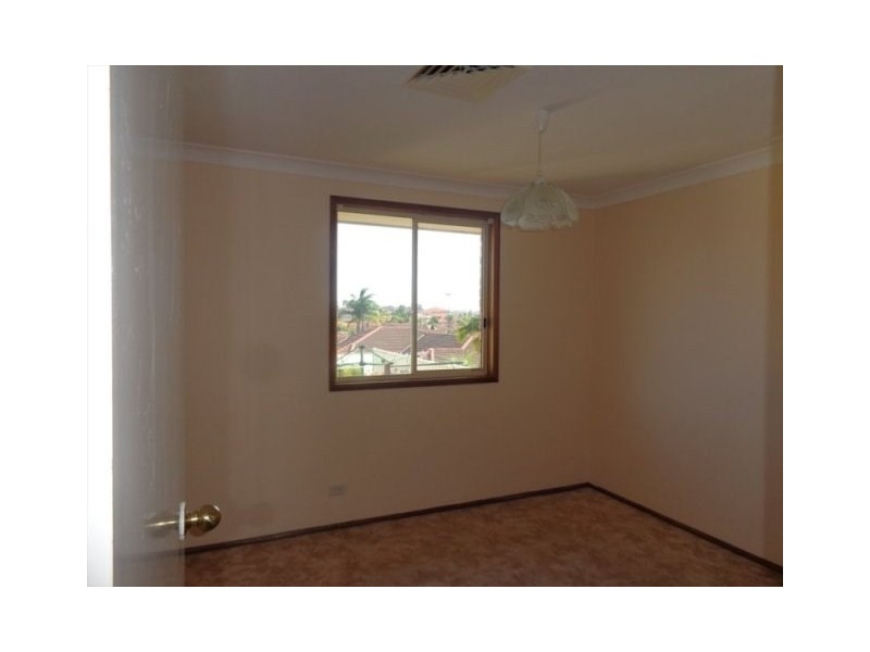 16 Cordelia Crescent, Green Valley NSW 2168