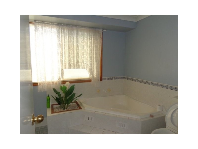 16 Cordelia Crescent, Green Valley NSW 2168