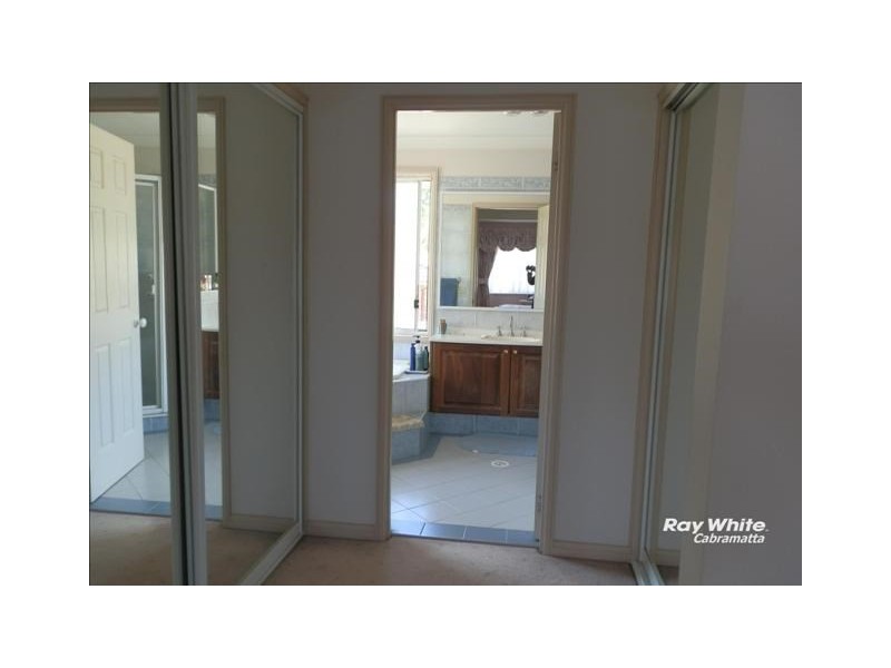 19 Ivanhoe Street, St Johns Park NSW 2176