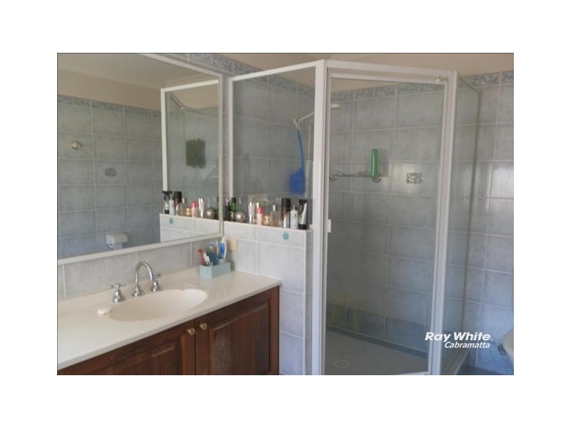 19 Ivanhoe Street, St Johns Park NSW 2176