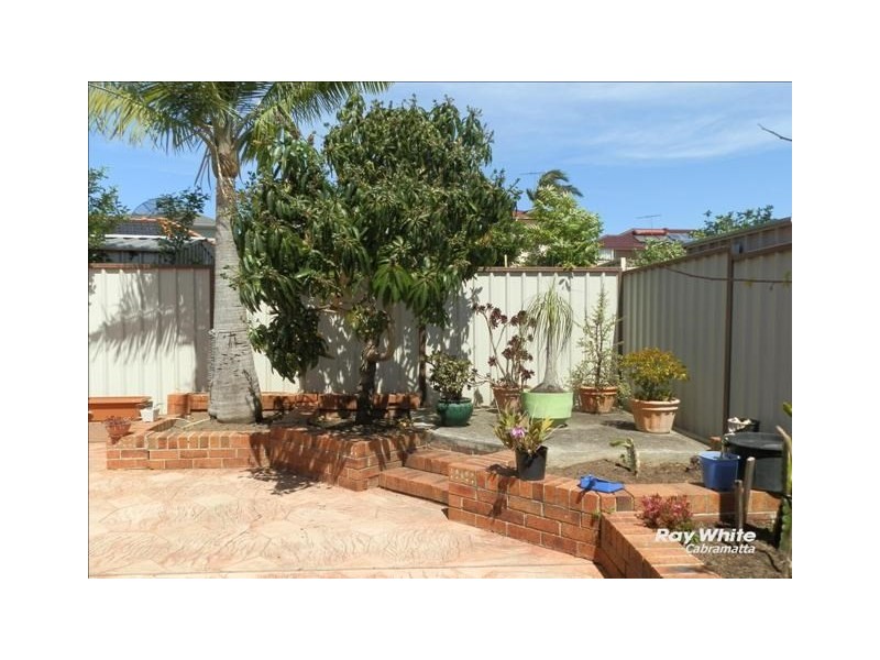 19 Ivanhoe Street, St Johns Park NSW 2176