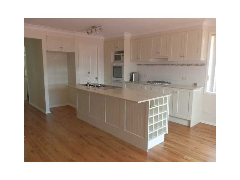 20 Kinchega Court, Wattle Grove NSW 2173