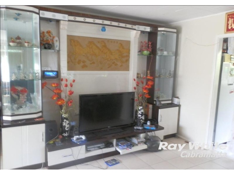 8 Donegal Avenue, Smithfield NSW 2164