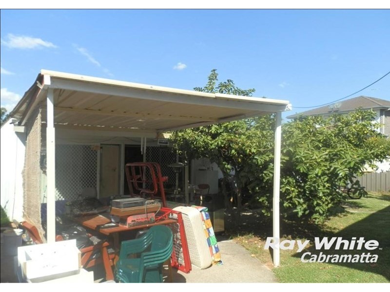 8 Donegal Avenue, Smithfield NSW 2164