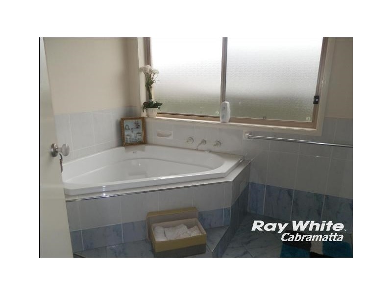 18 Rafter Crescent, Abbotsbury NSW 2176