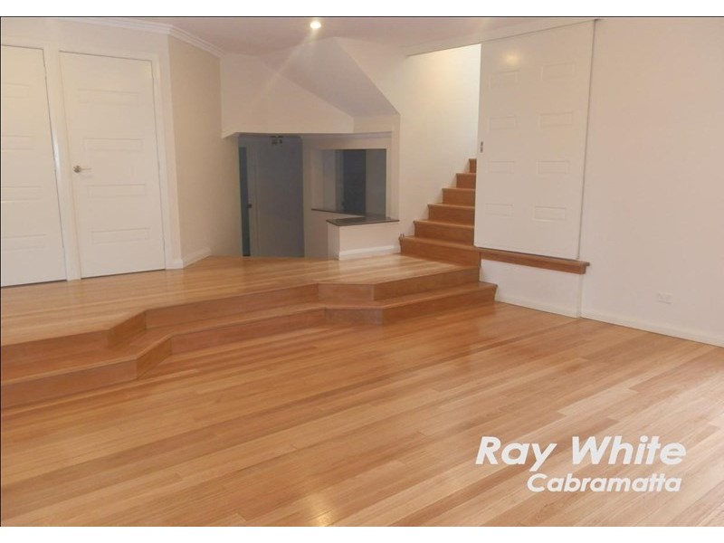 6 Rainham Circuit, West Hoxton NSW 2171