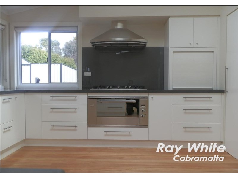 6 Rainham Circuit, West Hoxton NSW 2171