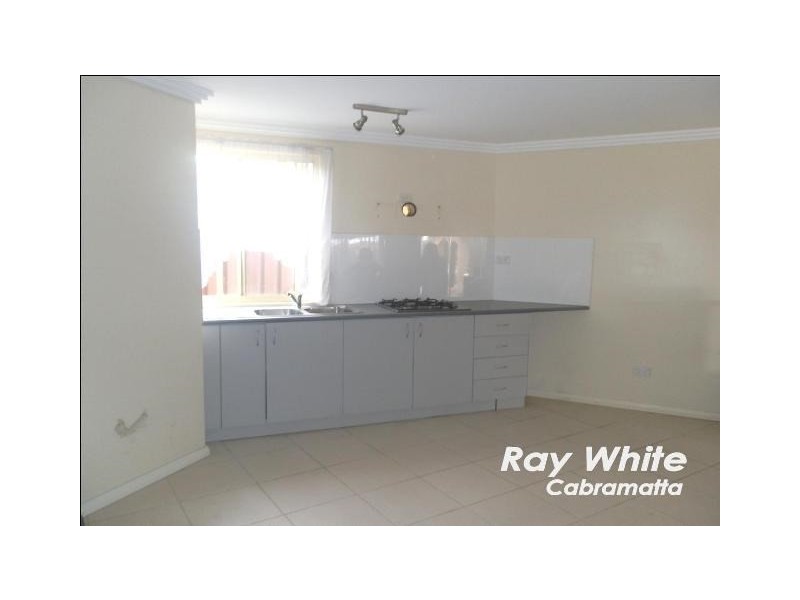 8 Carina Place, St Johns Park NSW 2176