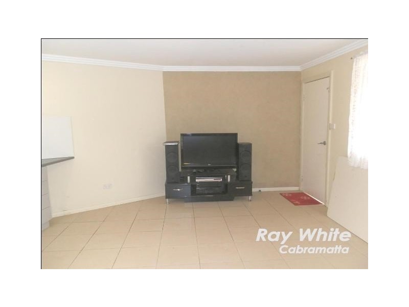 8 Carina Place, St Johns Park NSW 2176