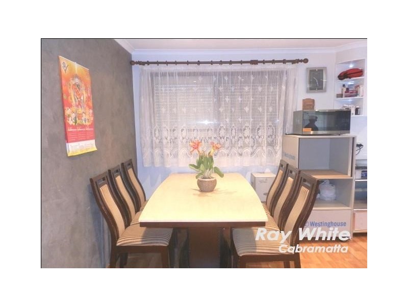 8 Carina Place, St Johns Park NSW 2176