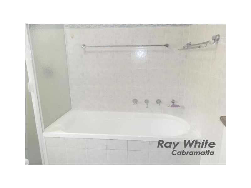 8 Carina Place, St Johns Park NSW 2176