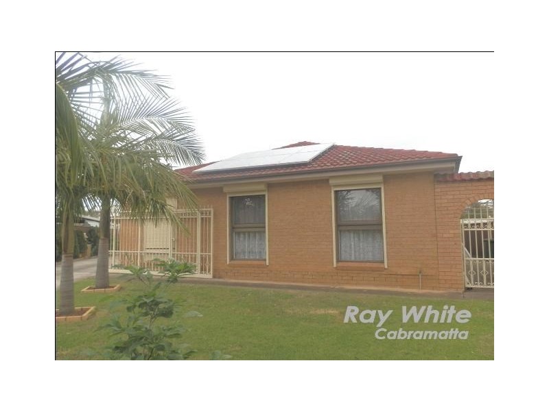 8 Carina Place, St Johns Park NSW 2176