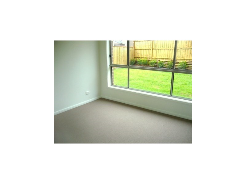 2/57 Reeves Crescent, Bonnyrigg NSW 2177