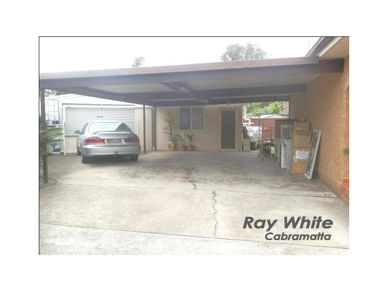 8A Carina Place, St Johns Park NSW 2176