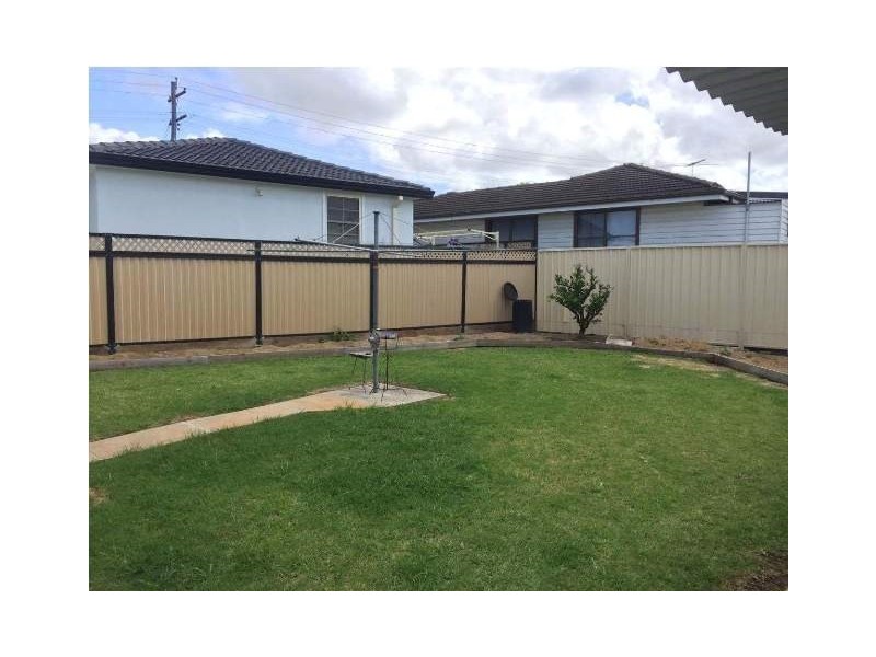 4 Moonshine Avenue, Cabramatta West NSW 2166