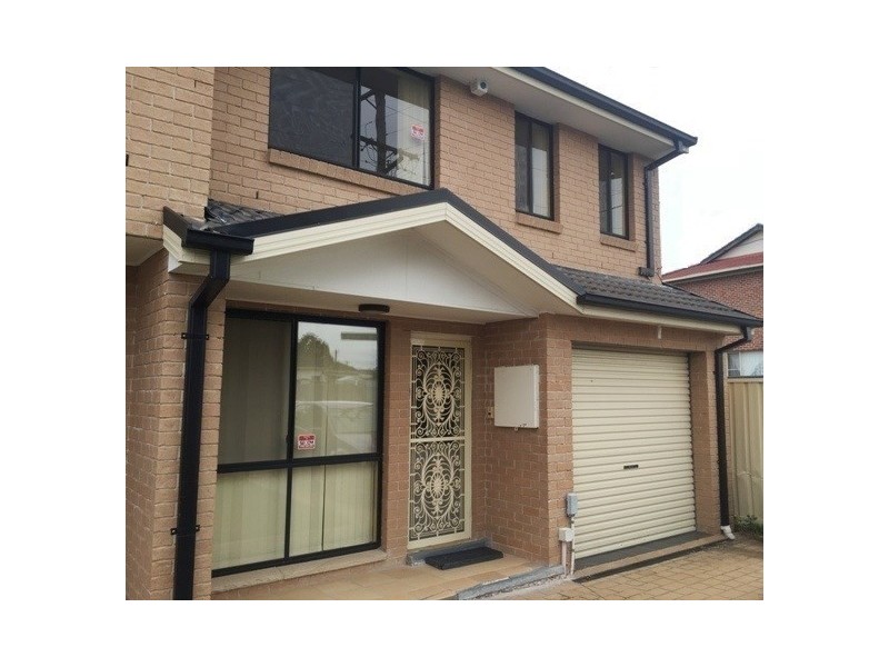 2/102 Arbutus Street, Canley Heights NSW 2166