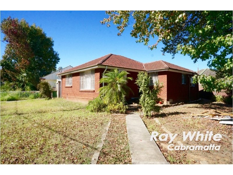 2 Chelsea Drive, Canley Heights NSW 2166