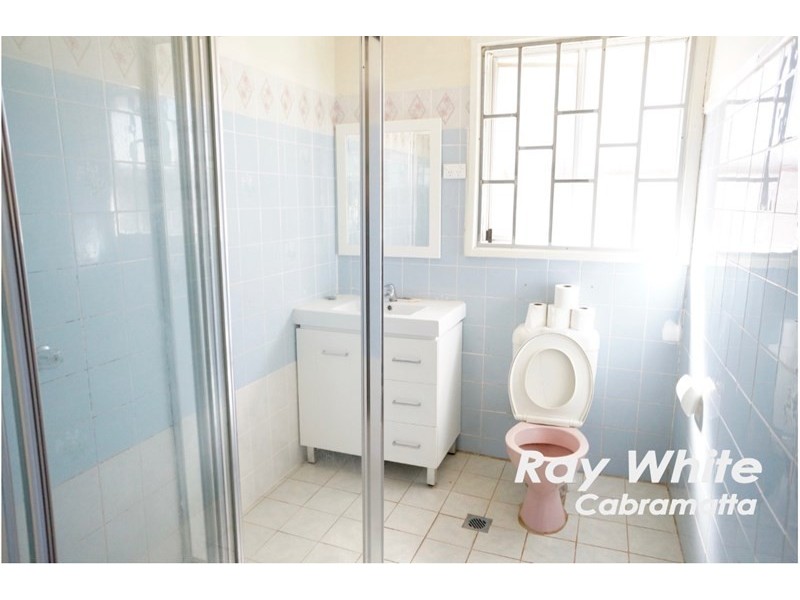 2 Chelsea Drive, Canley Heights NSW 2166