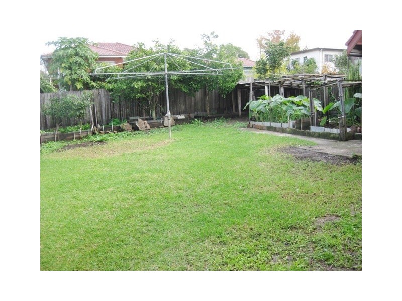 9 Aladore Avenue, Cabramatta NSW 2166