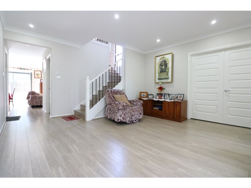 27 Chelsea Drive, Canley Heights NSW 2166