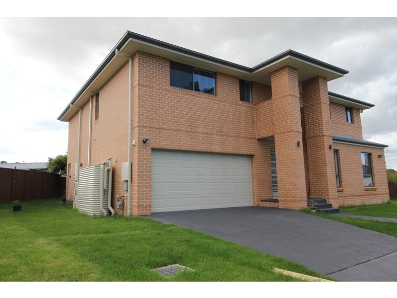 27 Chelsea Drive, Canley Heights NSW 2166