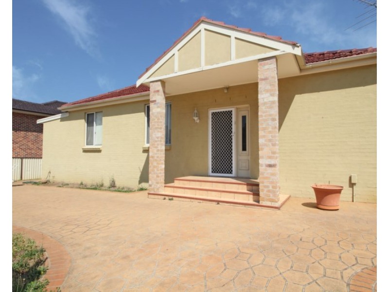1 Francis Street, Fairfield NSW 2165