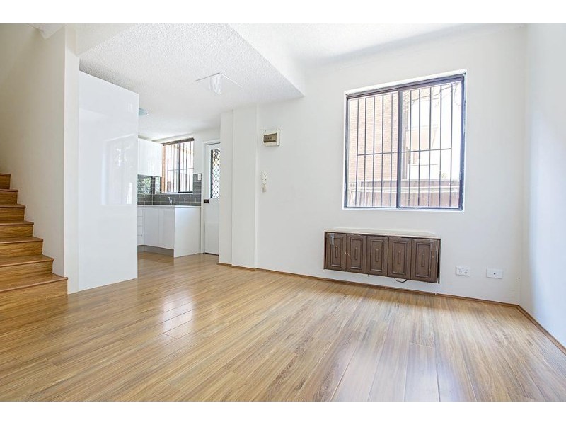 1/31-33 Hughes Street, Cabramatta NSW 2166