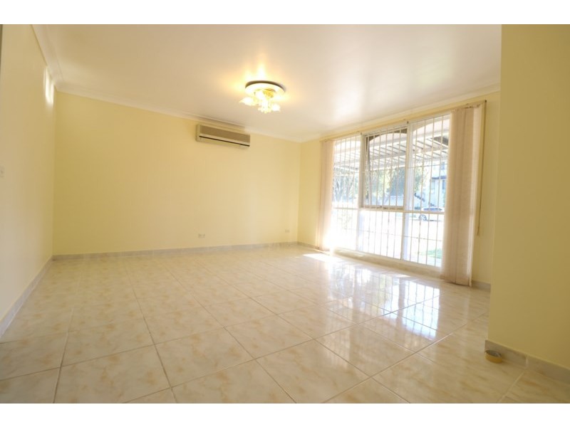 29 Dalton Place, Fairfield West NSW 2165